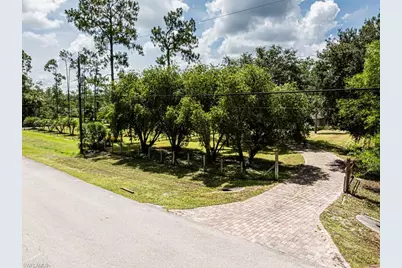 4340 4th Ave SE, Naples, FL 34117 - Photo 2