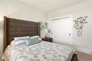 425 Cove Tower Dr, Naples, FL 34110 - Photo 28