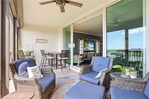 425 Cove Tower Dr, Naples, FL 34110 - Photo 30