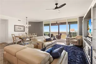 425 Cove Tower Dr, Naples, FL 34110 - Photo 4