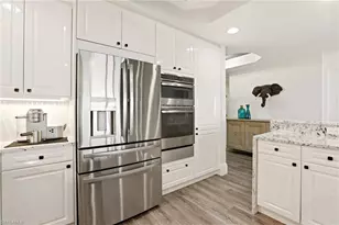 425 Cove Tower Dr, Naples, FL 34110 - Photo 10
