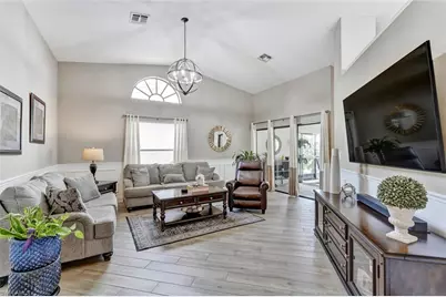 453 Countryside Dr, Naples, FL 34104 - Photo 4