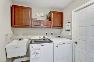 453 Countryside Dr, Naples, FL 34104 - Photo 30