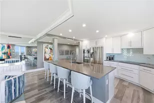 8111 Bay Colony Dr, Naples, FL 34108 - Photo 10