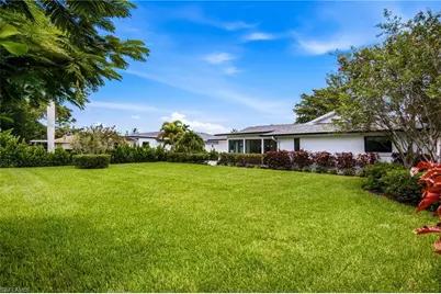 664 Pompano Dr, Naples, FL 34110 - Photo 24