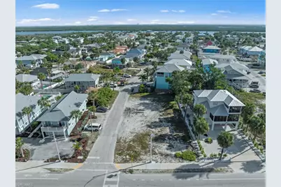 100 Washington Ave, Fort Myers Beach, FL 33931 - Photo 4