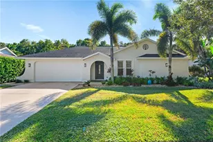 2548 River Reach Dr, Naples, FL 34104 - Photo 4