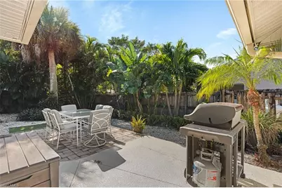2548 River Reach Dr, Naples, FL 34104 - Photo 26
