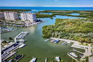 13675 Vanderbilt Dr, Naples, FL 34110 - Photo 40