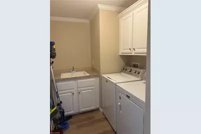 27646 Bourbonniere Dr, Bonita Springs, FL 34135 - Photo 10