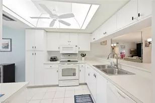 7320 Coventry Ct, Naples, FL 34104 - Photo 8