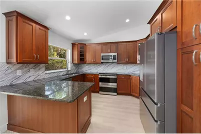 12960 Eagle Pointe Cir, Fort Myers, FL 33913 - Photo 4