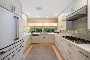 360 Edgemere Way N, Naples, FL 34105 - Photo 18