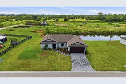 811 Gen Chesty Puller Ct, Labelle, FL 33935 - Photo 4