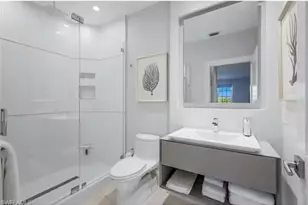365 5th Ave S, Naples, FL 34102 - Photo 10