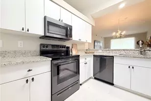 7515 Stoneybrook Dr, Naples, FL 34112 - Photo 4