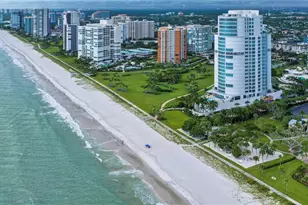 569 Park Shore Dr, Naples, FL 34103 - Photo 26