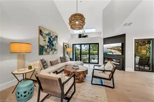 569 Park Shore Dr, Naples, FL 34103 - Photo 6