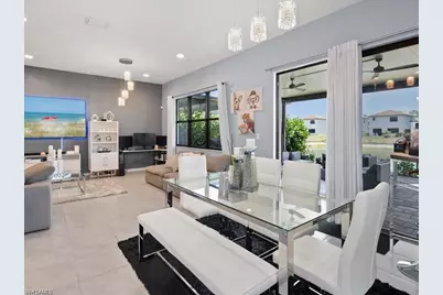 8812 Madrid Cir, Naples, FL 34104 - Photo 4