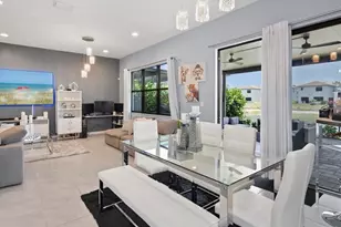 8812 Madrid Cir, Naples, FL 34104 - Photo 4