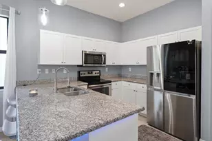 8812 Madrid Cir, Naples, FL 34104 - Photo 6
