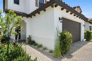 8812 Madrid Cir, Naples, FL 34104 - Photo 30
