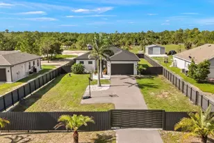 2552 70th Ave NE, Naples, FL 34120 - Photo 4