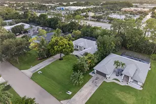 5761 Waxmyrtle Way, Naples, FL 34109 - Photo 10