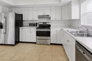 646 99th Ave N, Naples, FL 34108 - Photo 10