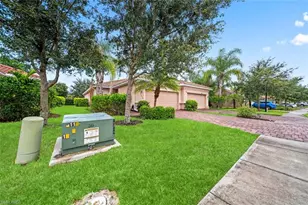 2036 Wellington St, Naples, FL 34120 - Photo 32