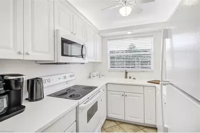 3000 Gulf Shore Blvd N #213, Naples, FL 34103 - Photo 12