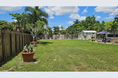 861 103rd Ave N, Naples, FL 34108 - Photo 4