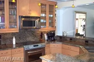 10682 Gulf Shore Dr, Naples, FL 34108 - Photo 6