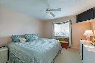10684 Gulf Shore Dr, Naples, FL 34108 - Photo 6