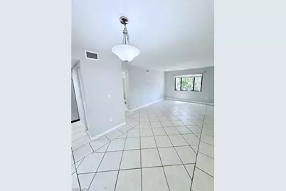 1420 Green Valley Cir #802, Naples, FL 34104 - Photo 4