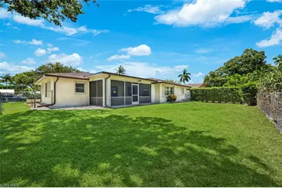 2530 10th St N, Naples, FL 34103 - Photo 2