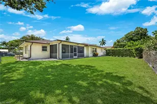 2530 10th St N, Naples, FL 34103 - Photo 2