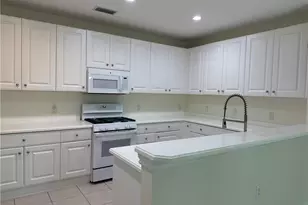 9202 Museo Cir, Naples, FL 34114 - Photo 4