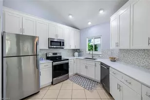 11054 Linnet Ln, Naples, FL 34119 - Photo 10