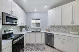 11054 Linnet Ln, Naples, FL 34119 - Photo 12