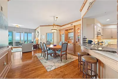 60 Seagate Dr #105, Naples, FL 34103 - Photo 8