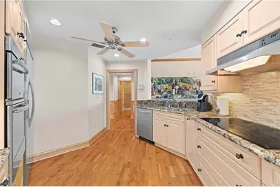 60 Seagate Dr #105, Naples, FL 34103 - Photo 6