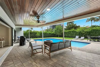 517 Parkwood Ln, Naples, FL 34103 - Photo 18