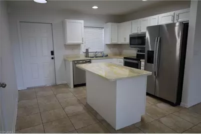 5172 Leeds Rd, Fort Myers, FL 33907 - Photo 2