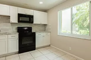 149 Palm Dr, Naples, FL 34112 - Photo 4