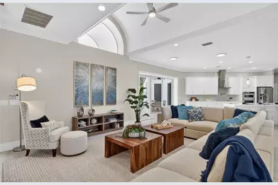 6461 Livingston Woods Ln, Naples, FL 34109 - Photo 4