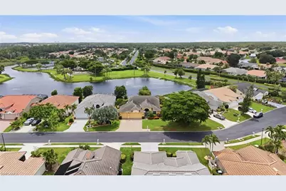 12846 Dresden Ct, Fort Myers, FL 33912 - Photo 4