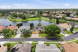 12846 Dresden Ct, Fort Myers, FL 33912 - Photo 4