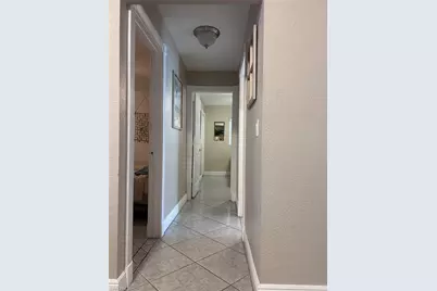 111 SE 4th Pl, Cape Coral, FL 33990 - Photo 16