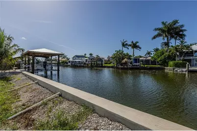 574 Coconut Ave S, Goodland, FL 34140 - Photo 8